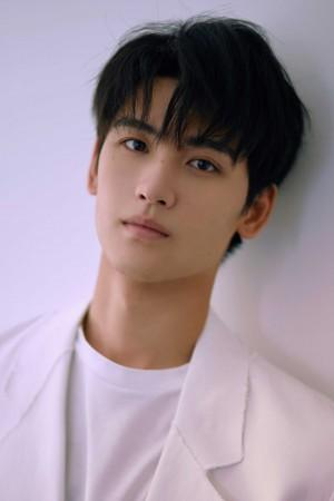 Picture of Huang Junjie