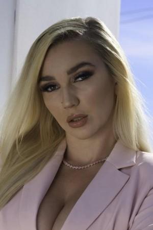 Picture of Kendra Sunderland
