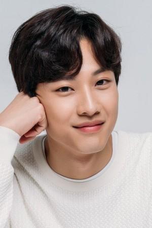 Picture of Lee Jong-won