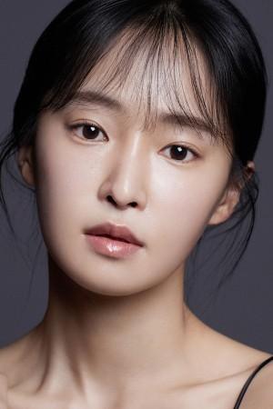 Picture of Lee Bom