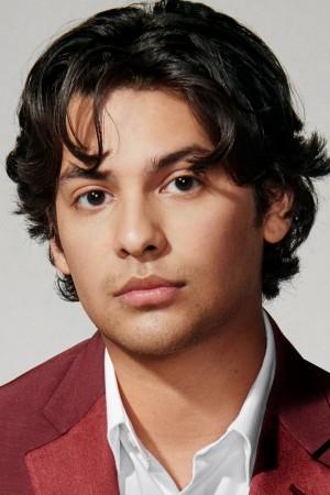 Picture of Xolo Maridueña