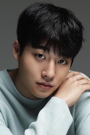 Picture of Kang Hyun-Seok