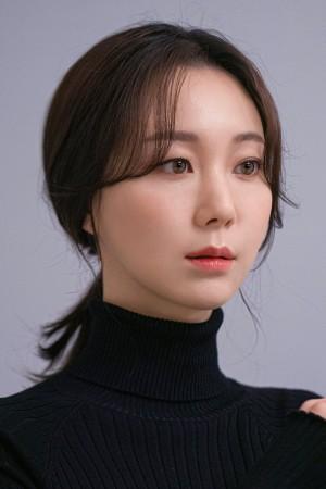 Picture of Lee Yoo-young