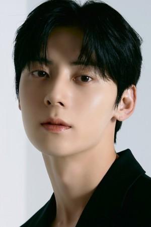 Picture of Hwang Min-hyun