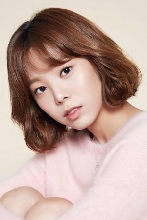 Picture of Yoon Ji-won