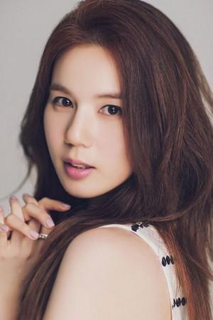 Picture of Park Si-eun