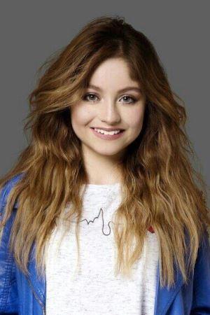 Picture of Karol Sevilla