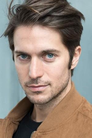 Picture of Lucas Bravo
