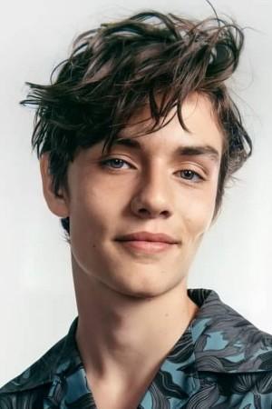 Picture of Louis Partridge