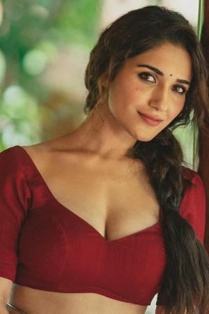 Picture of Ruhani Sharma