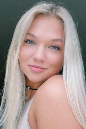 Picture of Julia Hart