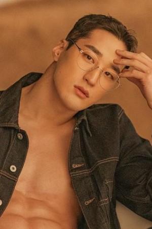 Picture of Yun Seok-hwan