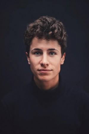 Picture of Juanpa Zurita