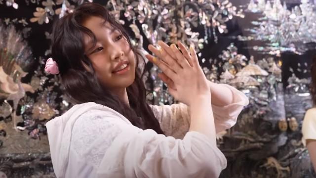 NewJeans (뉴진스) 2nd EP Jacket Photoshoot Behind