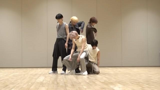 What’s going on with TXT? #3 - TXT (투모로우바이투게더)