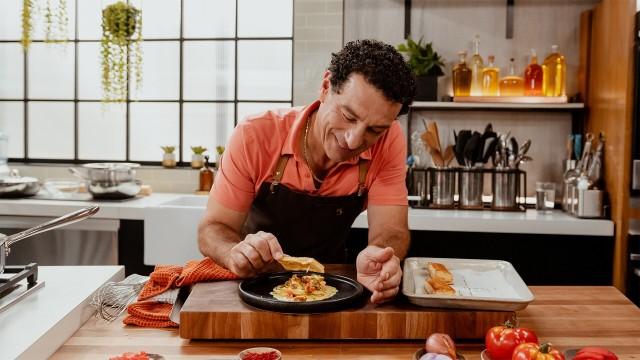 Feuilletés de moules à la crème et au safran / Crème d’oursins à la ciboulette