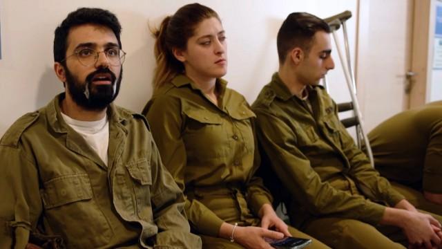 גימלים, דייטים ומשטרת התנועה