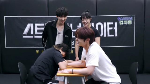 Kim Ji Woong & HUI get a low kick while learning MMA (with Shin Bomire & Lee Ye Ji)