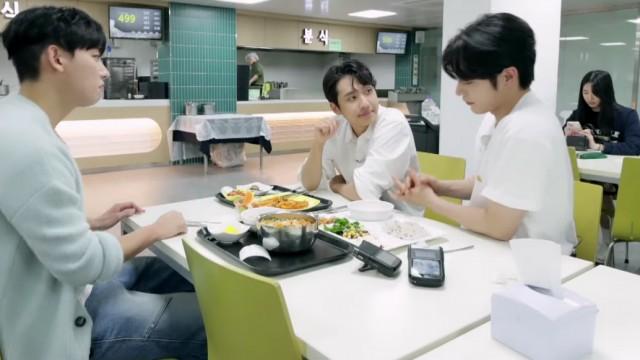University cafeteria tour with Kim Ji Woong, Inseong and Mimiminu