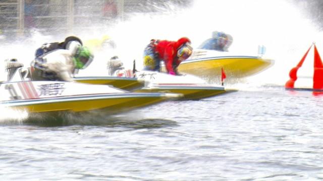 福岡 ボートレース場前の酒場にて