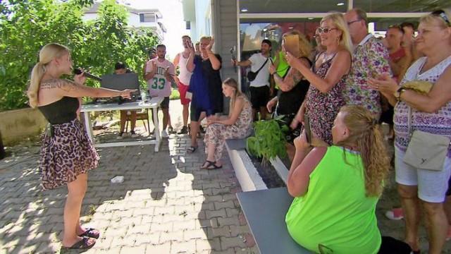 Silvia eröffnet einen Laden in der Türkei