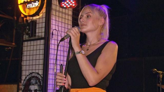 Estefanias erstes Konzert in der Türkei