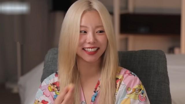 Mama-Pink reunited after 7 years, Wheein got teary talking about the past...