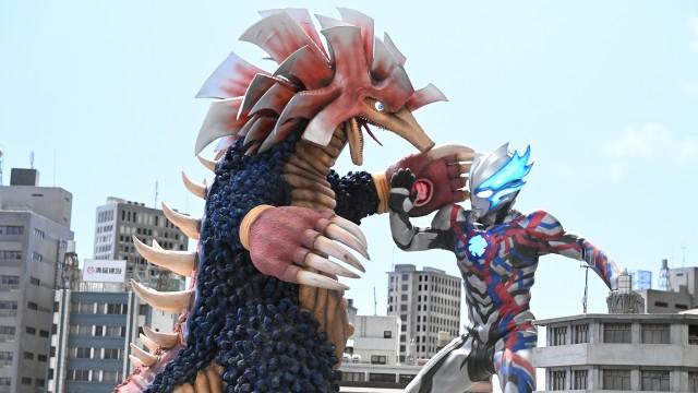 恐怖は地底より