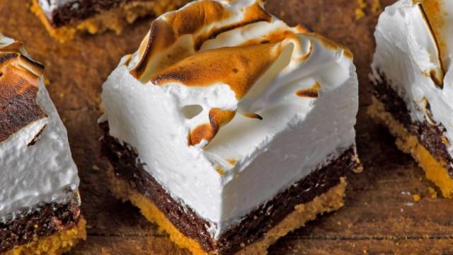Bundt Cake, Butter Bars and Meringue