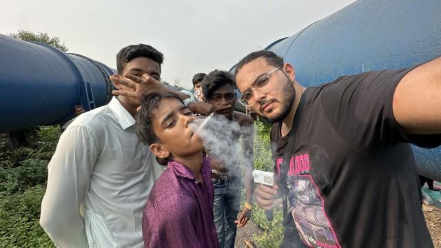 the Indian Meth Addicts Who live Under a Pipe 