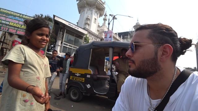 Indian Beggars Follow Me Around for 15 Minutes