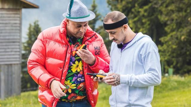 Von Schlafwandeln, Abseilen und der HAK-Matura
