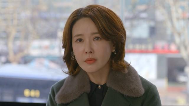Jung Ae e Chun Young brigam por Eun A