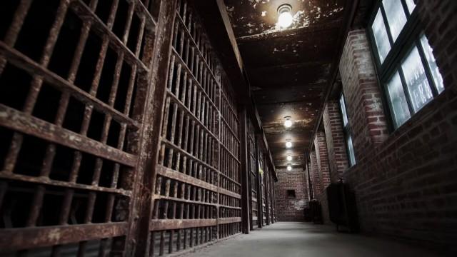 Gunslingers and Gangsters