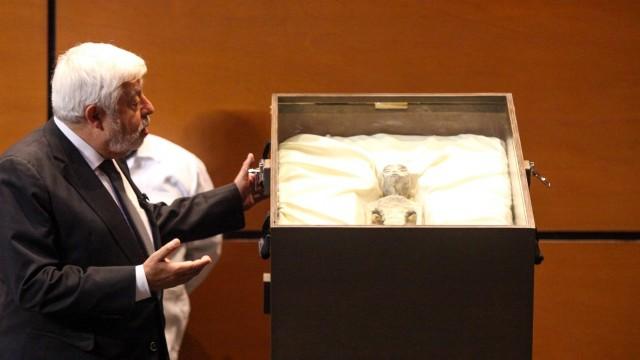 Los ovnis aterrizan en los parlamentos