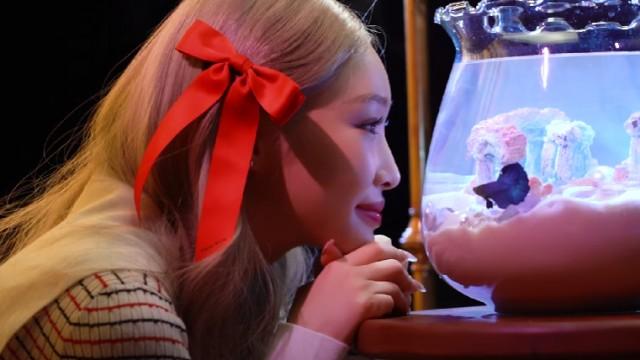 CHUNG HA 'Sparkling' MV Behind #2