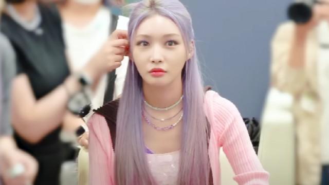 CHUNG HA ‘Sparkling’ Last Week Stage Behind