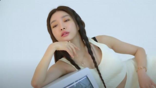 ELLE SINGAPORE Behind