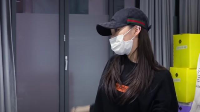 CHUNG HA 'Killing Me' Choreography Practice Behind