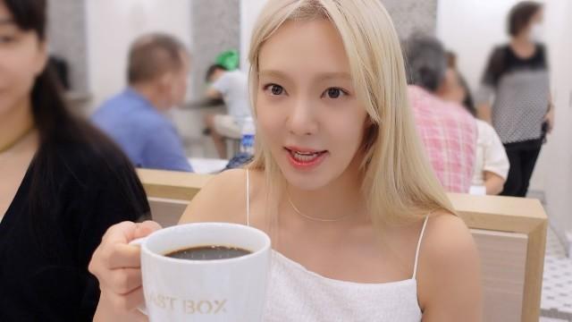 DJ HYO Performing in Singapore + Relaxing Time in the City of Lights