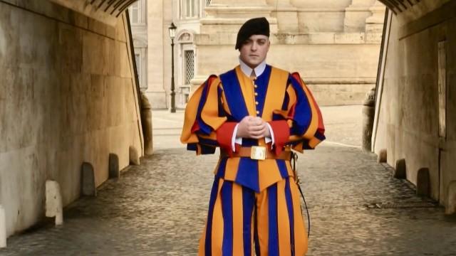 Swiss Guards, at the heart of the Pope's mysterious army