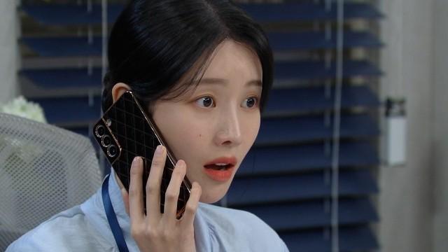 Eun Sung empurra Sun Woo para longe