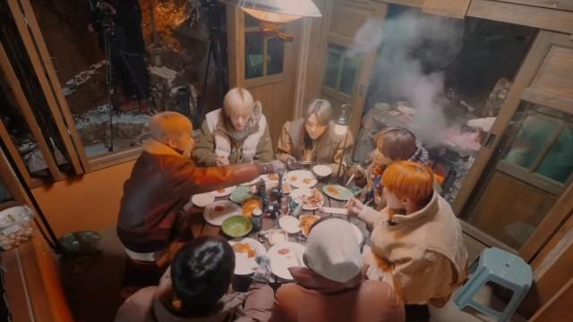 포근한 겨울 속 우리는 함께 | HOME NOT ALONE | 세 번째 이야기