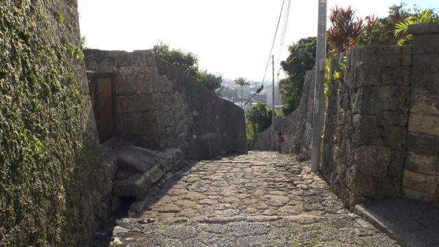 那覇の坂道