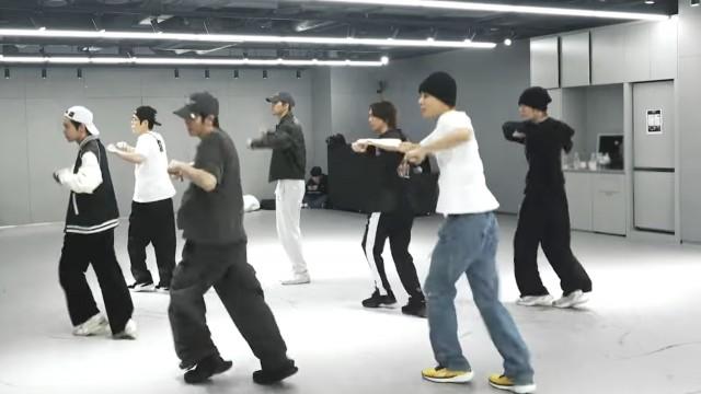 'Be There For Me' Dance Practice Behind the Scenes