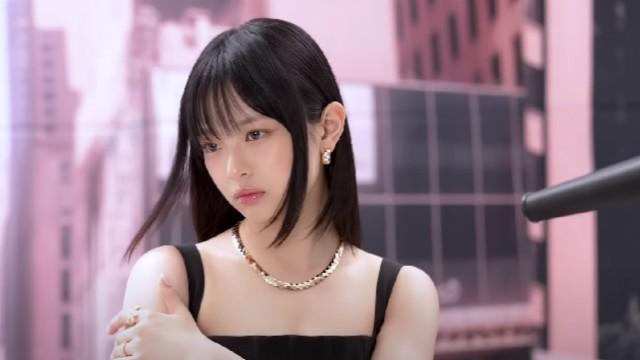 HANNI ELLE Photoshoot Behind