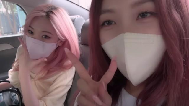 JINNY X MINJI V-LOG | Ice Skating Vacation