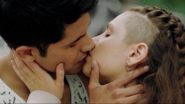 Carol y Bruno se besan por primera vez