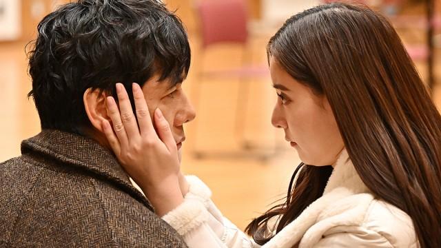 Fifth Movement: An adolescent daughter runs away from home and falls in love for the first time