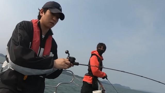 EP.02 Sea Fishing at 5:30 AM! Is This Right?